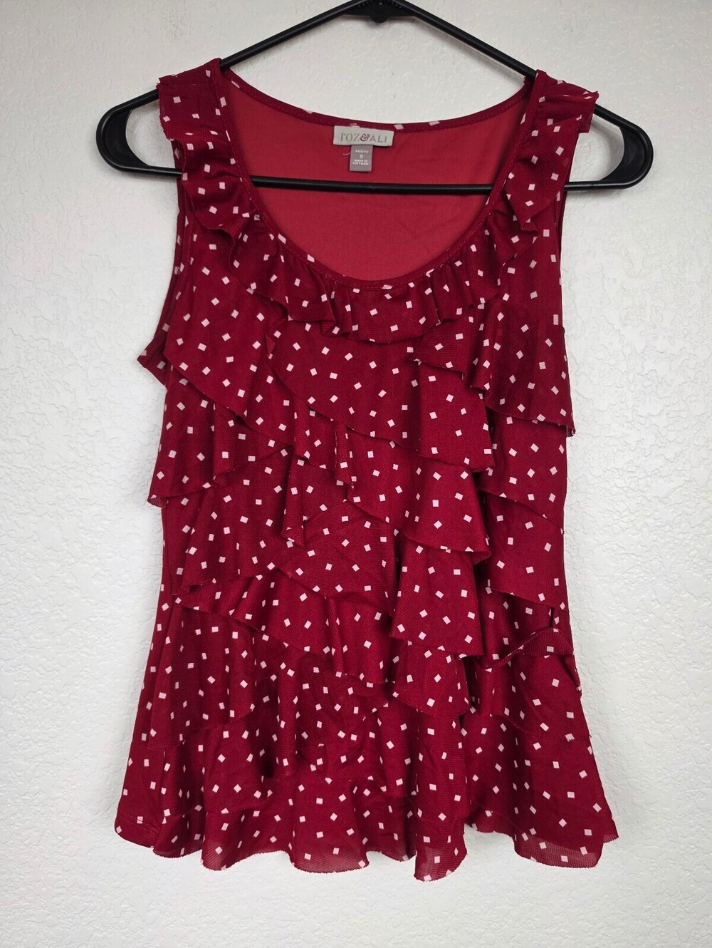 Roz & Ali Petite Small Red Ruffled Sleeveless Top